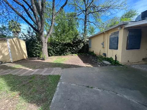 880 Lincoln St, Redding, CA 96001 photo 2