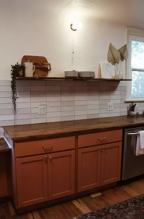 Kitchen - 2220 Cliff Dr, Redding, CA 96001 photo 2 of 2