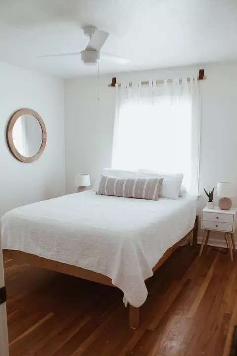 Bedroom - 2220 Cliff Dr, Redding, CA 96001 photo 1 of 4