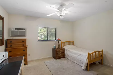 Bedroom - 16093 Montgomery Ranch Rd, Redding, CA 96001 photo 5 of 5