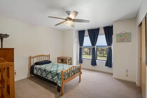 Bedroom - 16093 Montgomery Ranch Rd, Redding, CA 96001 photo 4 of 5