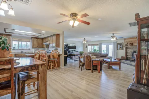 Dining - 4281 Frances Dr, Redding, CA 96001 photo 4 of 5