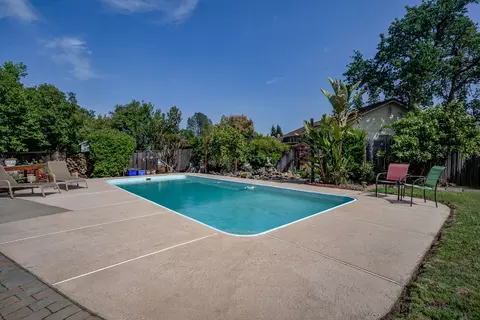 Exterior - 4281 Frances Dr, Redding, CA 96001 photo 7 of 18