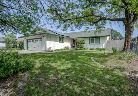 4281 Frances Dr, Redding, CA 96001