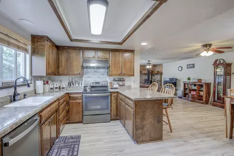 Kitchen - 4281 Frances Dr, Redding, CA 96001 photo 2 of 3