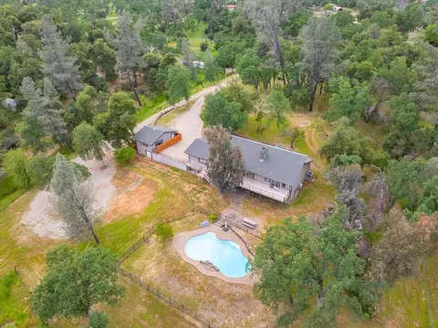 Exterior - 15837 Nauvoo Trl, Redding, CA 96001 photo 33 of 36