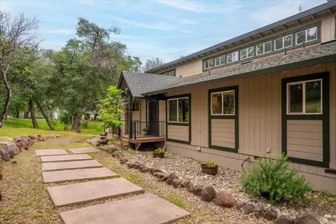 Exterior - 15837 Nauvoo Trl, Redding, CA 96001 photo 23 of 36