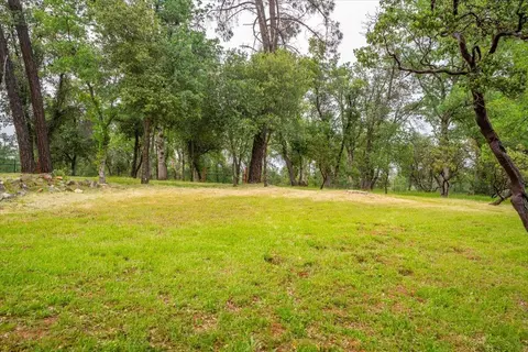 View/Area - 15837 Nauvoo Trl, Redding, CA 96001 photo 2 of 19