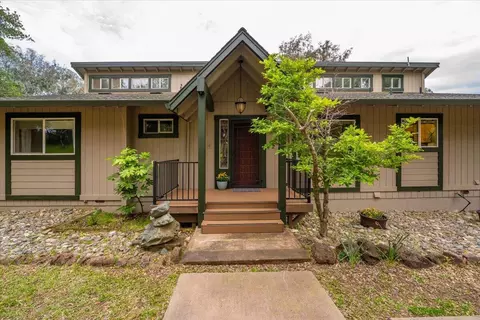 Exterior - 15837 Nauvoo Trl, Redding, CA 96001 photo 5 of 36
