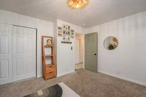 Bedroom - 15837 Nauvoo Trl, Redding, CA 96001 photo 8 of 16