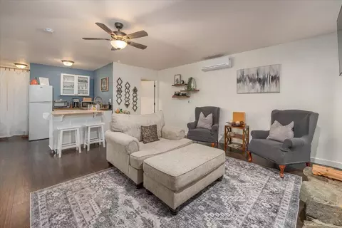 Living - 15837 Nauvoo Trl, Redding, CA 96001 photo 9 of 15