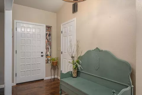 Entry Way - 15837 Nauvoo Trl, Redding, CA 96001 photo 1 of 3