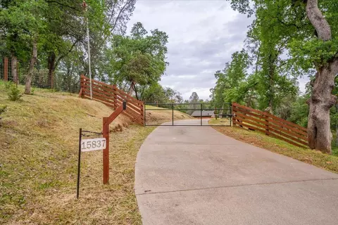 Exterior - 15837 Nauvoo Trl, Redding, CA 96001 photo 35 of 36