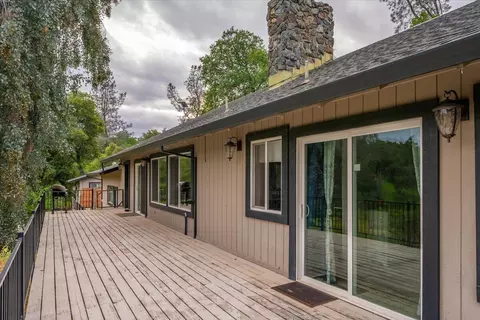 Exterior - 15837 Nauvoo Trl, Redding, CA 96001 photo 11 of 36