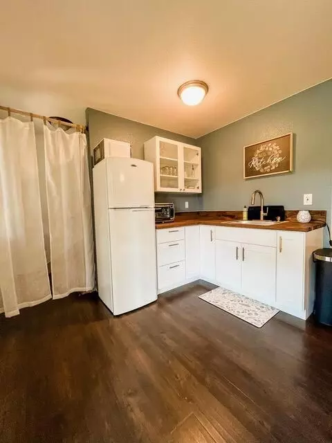 Kitchen - 15837 Nauvoo Trl, Redding, CA 96001 photo 11 of 11