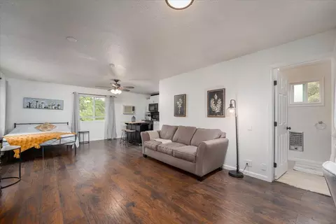 Living - 15837 Nauvoo Trl, Redding, CA 96001 photo 10 of 15