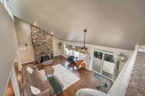 Living - 15837 Nauvoo Trl, Redding, CA 96001 photo 8 of 15