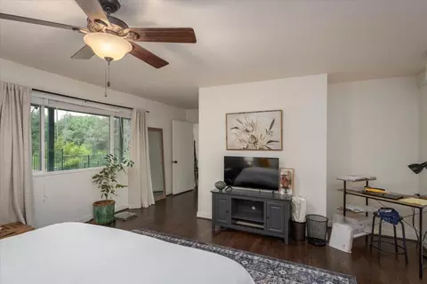 Bedroom - 15837 Nauvoo Trl, Redding, CA 96001 photo 9 of 16