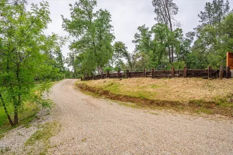 View/Area - 15837 Nauvoo Trl, Redding, CA 96001 photo 6 of 19