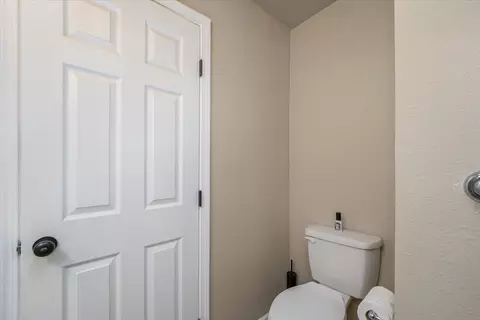 Bath - 15837 Nauvoo Trl, Redding, CA 96001 photo 9 of 11