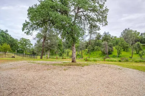 View/Area - 15837 Nauvoo Trl, Redding, CA 96001 photo 5 of 19