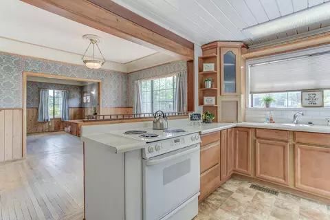Kitchen - 1230 Deodar Way, Redding, CA 96003 photo 6 of 6