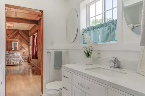 Bath - 1230 Deodar Way, Redding, CA 96003 photo 1 of 2