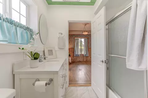 Bath - 1230 Deodar Way, Redding, CA 96003 photo 2 of 2