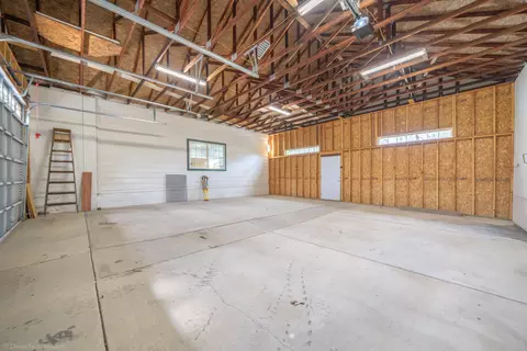 Exterior - 21192 El Toro Ln, Redding, CA 96003 photo 13 of 28