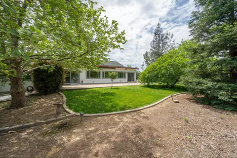 Exterior - 21192 El Toro Ln, Redding, CA 96003 photo 6 of 28