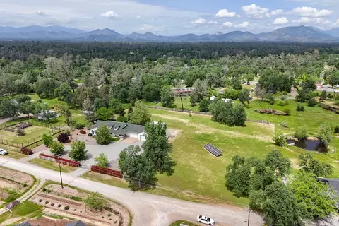 View/Area - 21192 El Toro Ln, Redding, CA 96003 photo 5 of 5