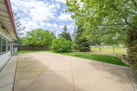 Exterior - 21192 El Toro Ln, Redding, CA 96003 photo 9 of 28