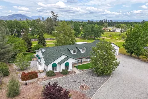 View/Area - 21192 El Toro Ln, Redding, CA 96003 photo 2 of 5