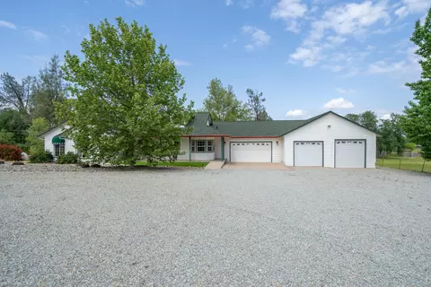Exterior - 21192 El Toro Ln, Redding, CA 96003 photo 27 of 28