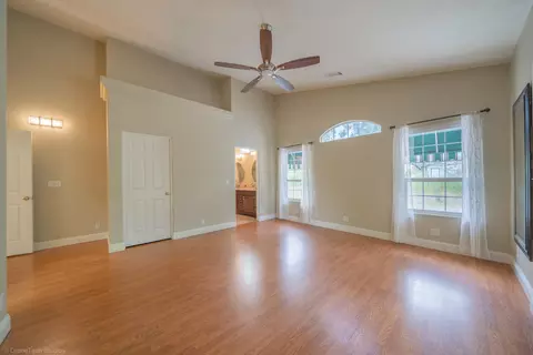 Living - 21192 El Toro Ln, Redding, CA 96003 photo 6 of 6