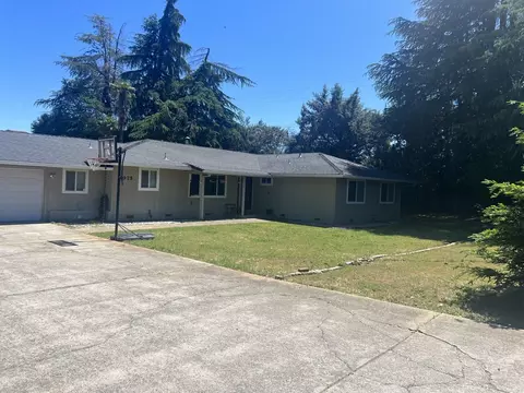 4975 Alta Camino Dr, Redding, CA 96002