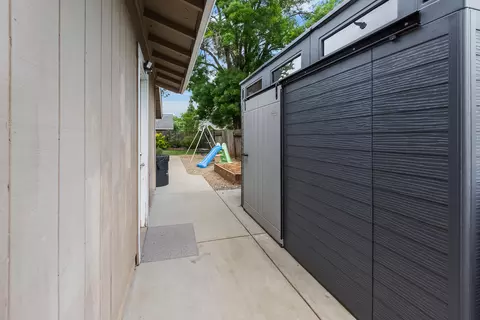 Exterior - 3665 Dune St, Redding, CA 96002 photo 6 of 7