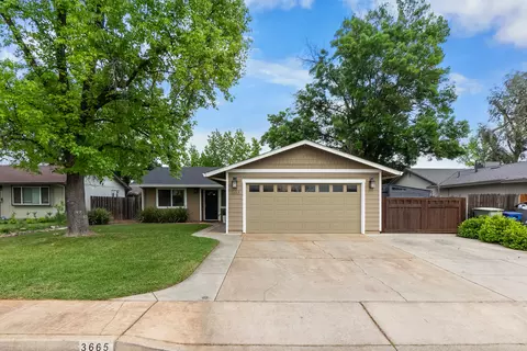 3665 Dune St, Redding, CA 96002