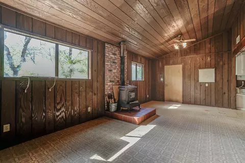 841 Mussel Shoals Ave, Shasta Lake, CA 96019