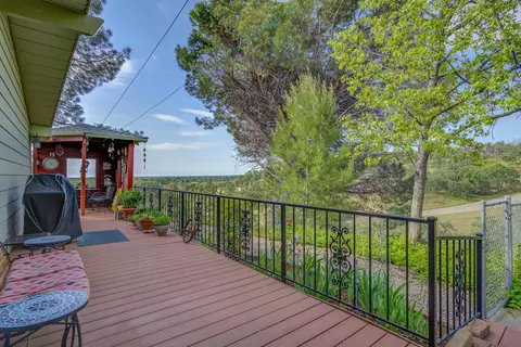 Exterior - 14535 Carriage Ln, Red Bluff, CA 96080 photo 7 of 9
