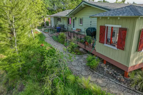 Exterior - 14535 Carriage Ln, Red Bluff, CA 96080 photo 6 of 9
