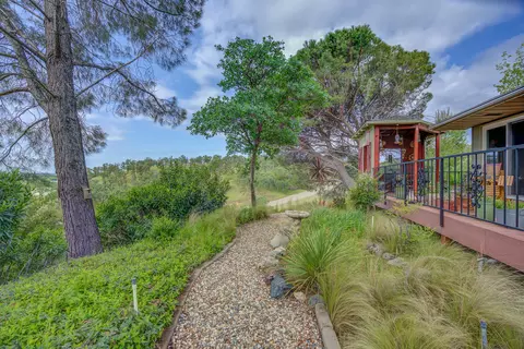 Exterior - 14535 Carriage Ln, Red Bluff, CA 96080 photo 5 of 9