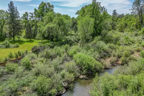 View/Area - 10490 Hobbie Acres Dr, Redding, CA 96003 photo 4 of 16