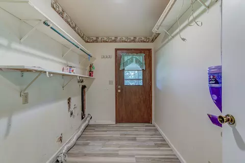 Entry Way - 10490 Hobbie Acres Dr, Redding, CA 96003 photo 2 of 2
