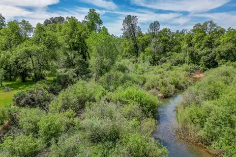 View/Area - 10490 Hobbie Acres Dr, Redding, CA 96003 photo 8 of 16