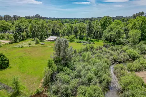 View/Area - 10490 Hobbie Acres Dr, Redding, CA 96003 photo 5 of 16