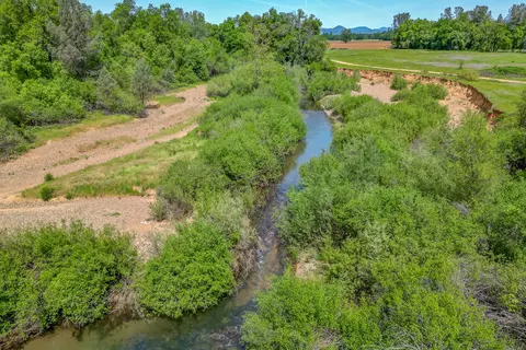 View/Area - 10490 Hobbie Acres Dr, Redding, CA 96003 photo 9 of 16