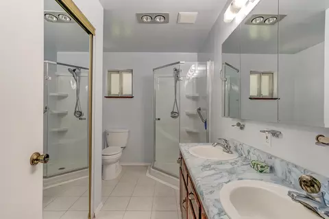 Bath - 10490 Hobbie Acres Dr, Redding, CA 96003 photo 1 of 3