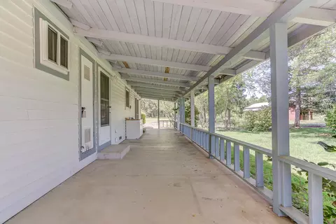 Exterior - 10490 Hobbie Acres Dr, Redding, CA 96003 photo 8 of 13