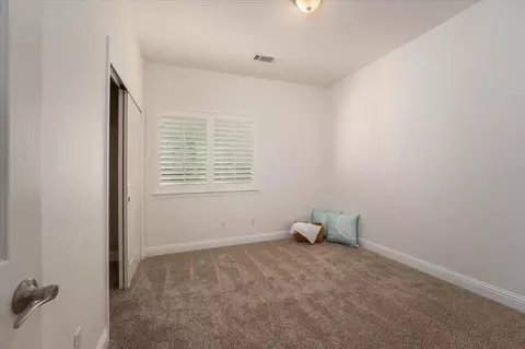 Bedroom - 1070 Montclair Dr, Redding, CA 96003 photo 3 of 4
